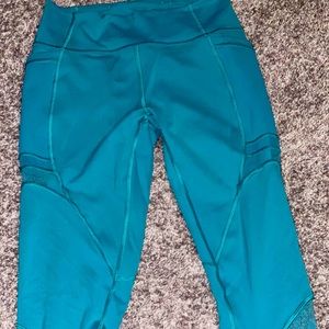 turquoise size 6 Lululemon cropped tights